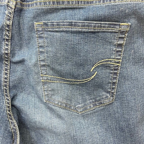 Levis Signature Jeans Womens Size 14 Blue Skinny Pull On Shaping Mid Rise - Picture 10 of 11